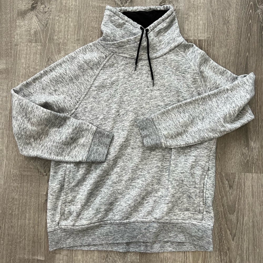 H & M men’s turtle neck sweater, size large